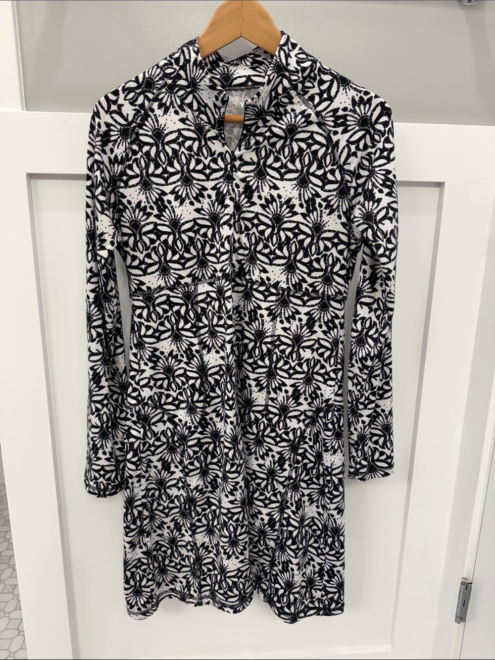 Soybu Black & White Floral-Pattern Long Sleeve Dress